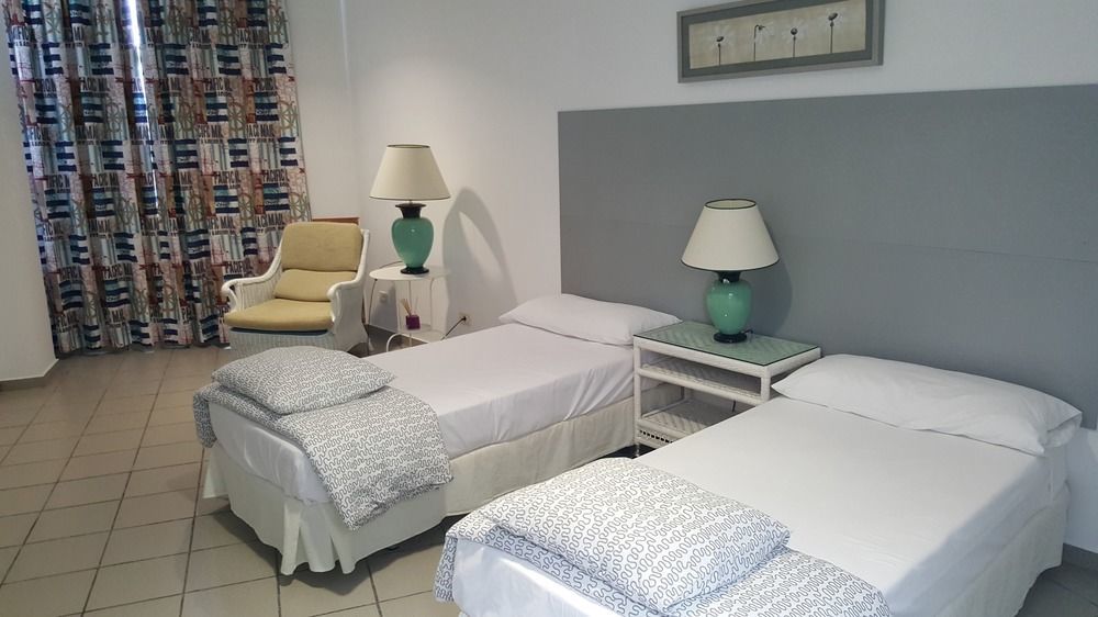 Ciw Hostel Pozo Izquierdo Ngoại thất bức ảnh